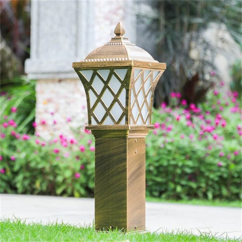 Outdoor Garden Light Classical Lawn Lamp - Hans Lumiere