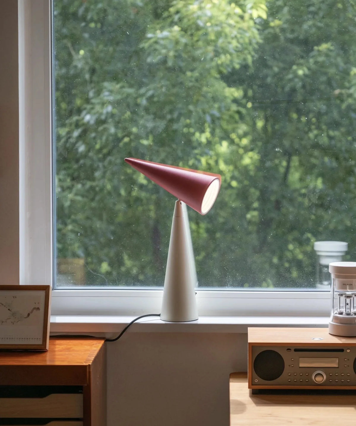Modern Red Tube LED Table Lamp &mdash; Dimmable 3-Color Reading Light