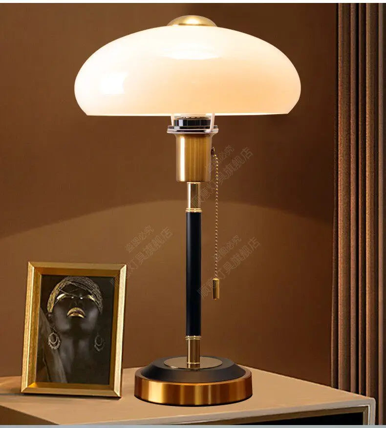American Style Minimalist Dimmable Bedside Table Lamp