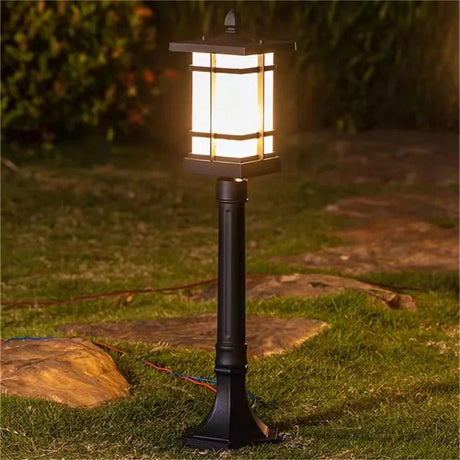 Classical Outdoor Lawn Lamp - Hans Lumiere