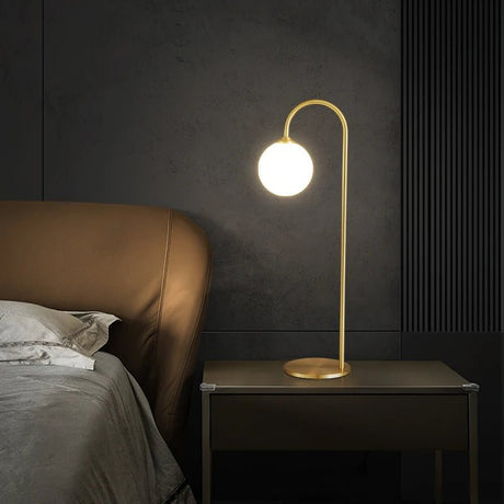 Contemporary Brass LED Table Lamp - Hans Lumiere