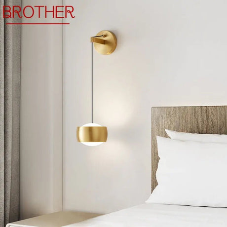 Contemporary Brass Light Wall Lamp - Hans Lumiere