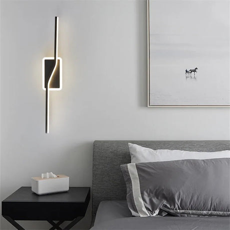 Contemporary Gold Brass Wall Lamp - Hans Lumiere