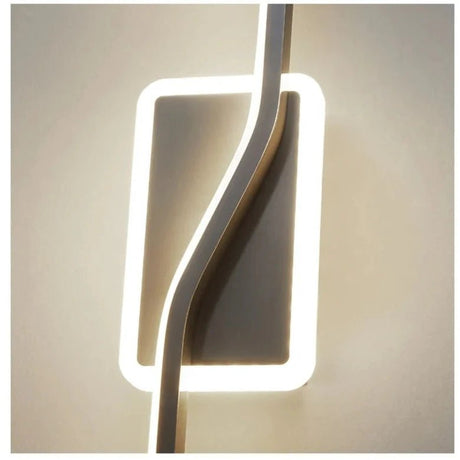 Contemporary Gold Brass Wall Lamp - Hans Lumiere