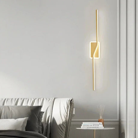 Contemporary Gold Brass Wall Lamp - Hans Lumiere
