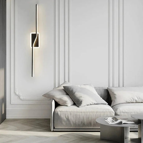 Contemporary Gold Brass Wall Lamp - Hans Lumiere