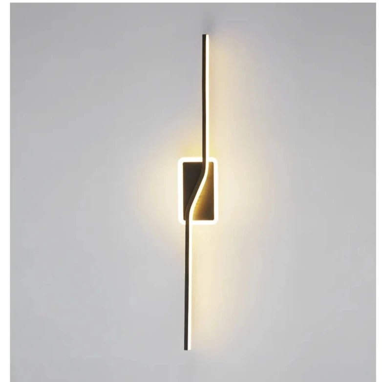 Contemporary Gold Brass Wall Lamp - Hans Lumiere