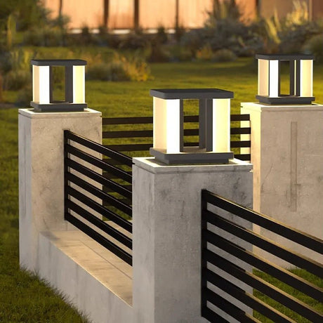 Garden Square Courtyard Solar LED Lawn Lamp - Hans Lumiere