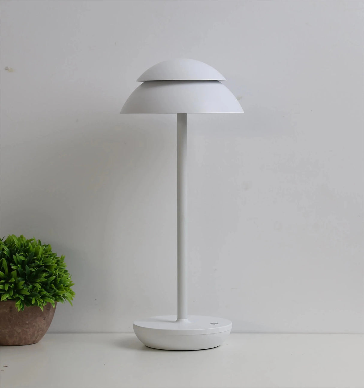 Luxury Rechargeable Wireless Metal Art Deco Table Lamp - Hans Lumiere