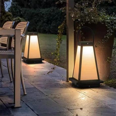 Modern Outdoor Solar Lawn Lamp - Hans Lumiere