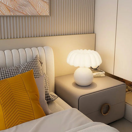 Mushroom Bedside Lamp – Cream Night Light for Kids' Rooms - Hans Lumiere