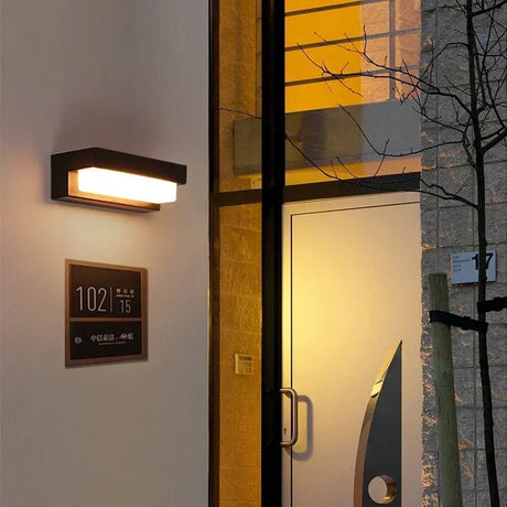 Solar Outdoor Wall Light – Three-Color LED, IP65 Waterproof - Hans Lumiere