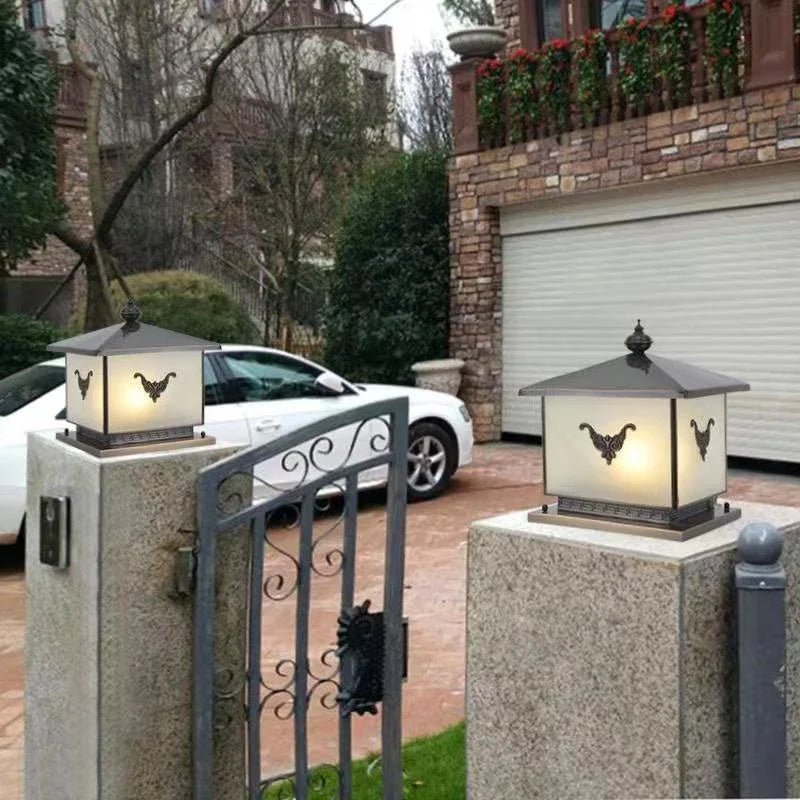Vintage Outdoor Electricity Post Lamp - Hans Lumiere